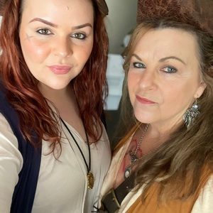 Meet your Posher, Suzanne